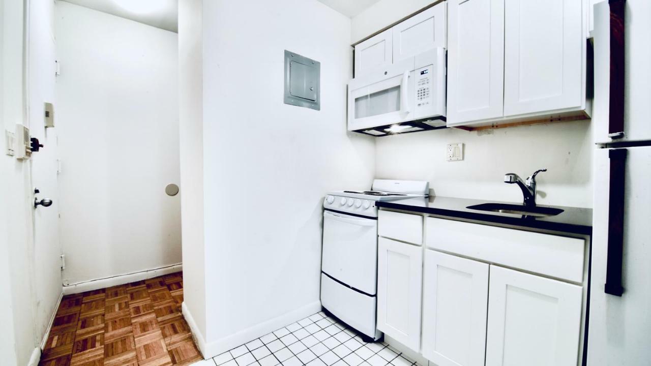 Times Square Manhattan - Private Room In 2 Bedroom Apartment ניו יורק מראה חיצוני תמונה